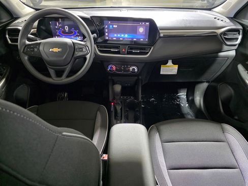 Used 2025 Chevrolet TrailBlazer LS w/ LS Convenience Package AWD/4WD image 18