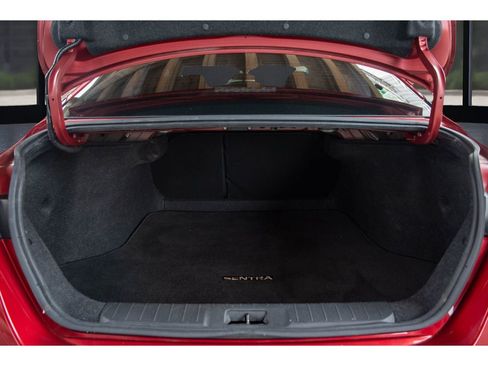 Used 2021 Nissan Sentra SV image 29