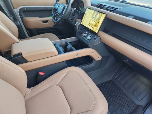 New 2026 Land Rover Defender 110 X-Dynamic SE image 15