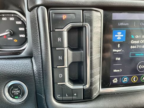 Used 2021 GMC Yukon Denali w/ Denali Premium Package AWD/4WD image 23