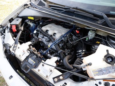 Used 2004 Oldsmobile Silhouette GL image 40