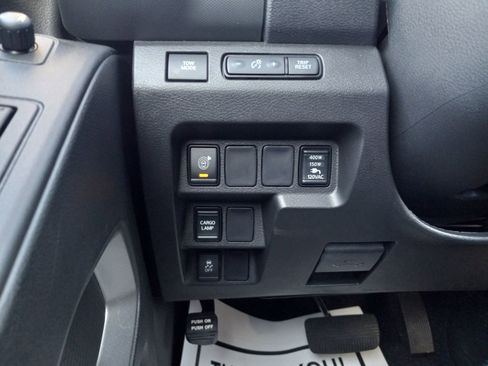 Used 2024 Nissan Frontier SV w/ SV Convenience Package image 21