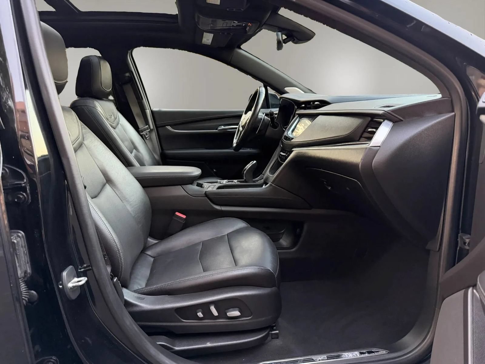 Used 2020 Cadillac XT5 Sportv w/ LPO, Illumination Package AWD/4WD image 24