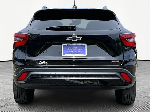 Used 2024 Chevrolet Trax RS w/ Driver Confidence Package FWD image 4