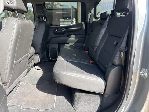 Used 2025 GMC Sierra 1500 SLT image 17