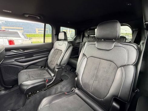 Used 2025 Jeep Grand Cherokee L Altitude AWD/4WD image 26