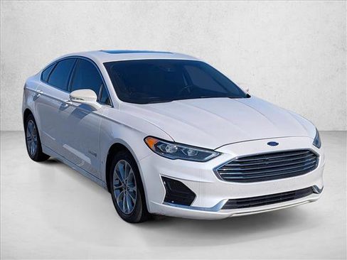 Used 2019 Ford Fusion SEL image 3
