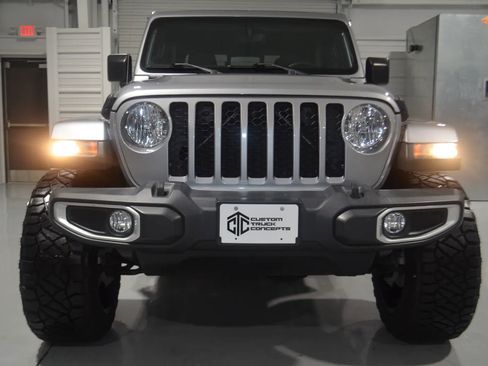 Used 2021 Jeep Gladiator Sport image 2