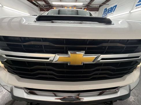 Used 2024 Chevrolet Silverado 2500 LT w/ Convenience Package AWD/4WD image 30
