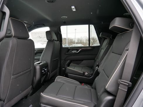 New 2026 GMC Yukon Elevation image 8