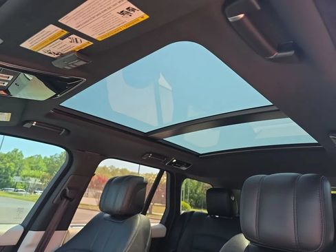 Used 2019 Land Rover Range Rover HSE AWD/4WD image 16