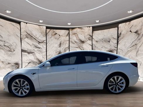 Used 2018 Tesla Model 3 Long Range RWD image 5