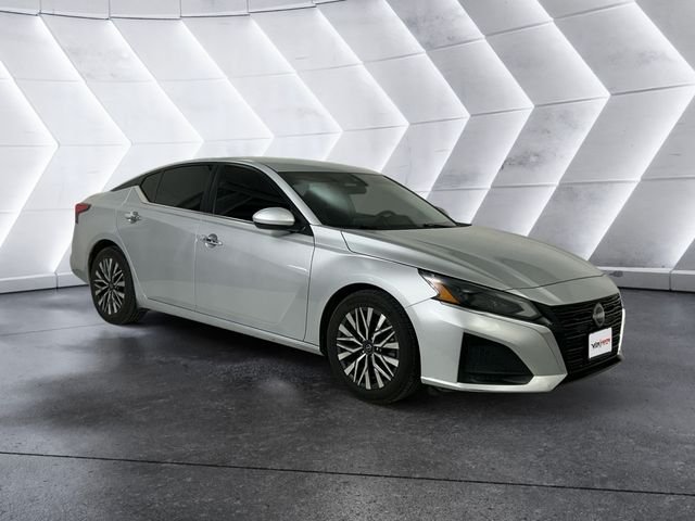 Used 2023 Nissan Altima 2.5 SV FWD image 1