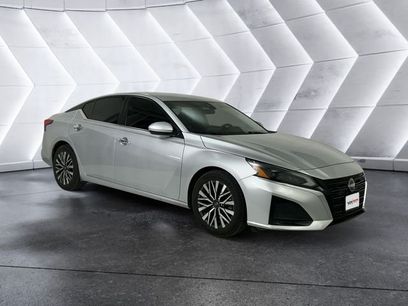Used 2023 Nissan Altima 2.5 SV