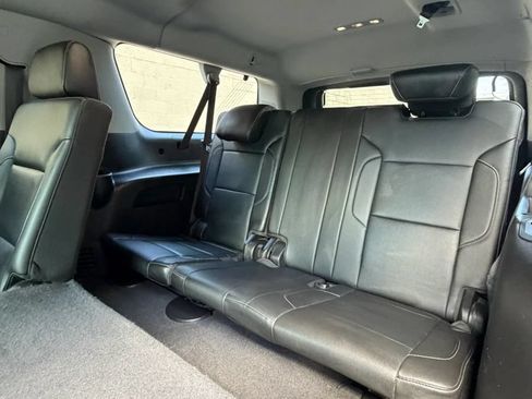 Used 2020 Chevrolet Suburban LT w/ Luxury Package AWD/4WD image 11