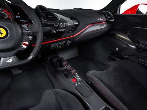 Used 2019 Ferrari 488 Pista Coupe RWD image 31