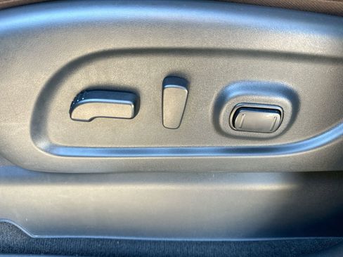 Used 2024 Nissan Titan Platinum Reserve w/ Moonroof Package image 12