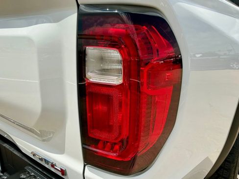 Used 2024 GMC Canyon AT4 w/ Technology Package AWD/4WD image 15