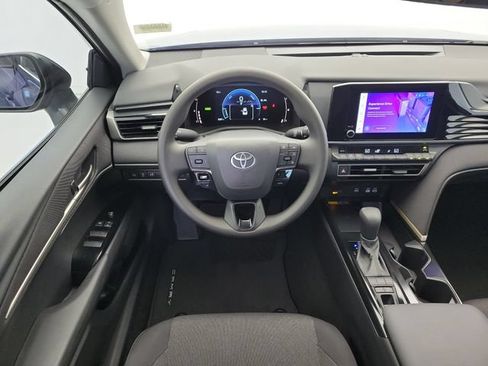 Used 2025 Toyota Camry LE w/ Convenience Package FWD image 17
