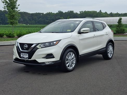 Used 2021 Nissan Rogue Sport SV AWD/4WD image 3