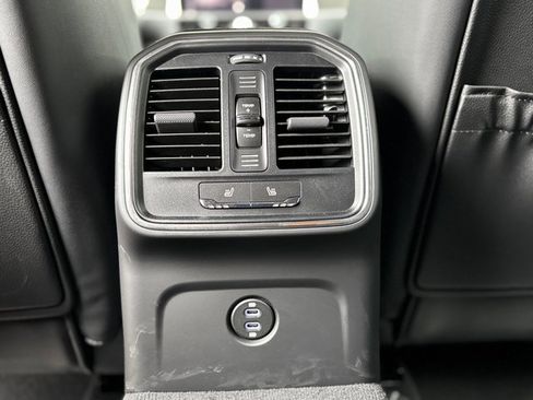 Certified 2025 Porsche Macan GTS image 26