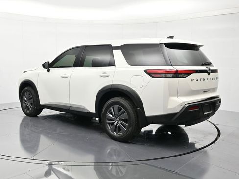 Used 2024 Nissan Pathfinder S image 8