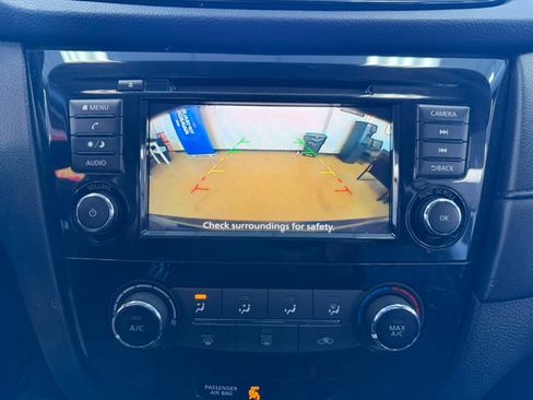 Used 2018 Nissan Rogue S image 46