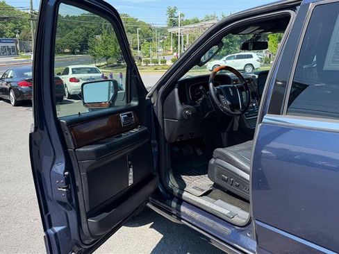 Used 2016 Lincoln Navigator L Select AWD/4WD image 18