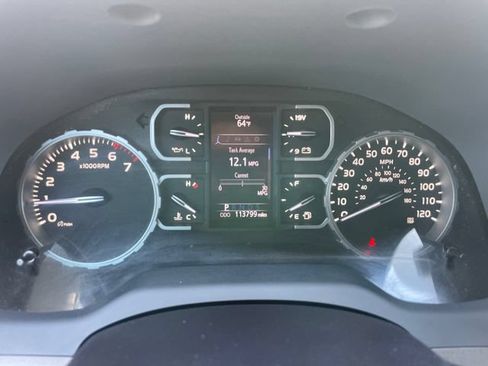 Used 2019 Toyota Tundra SR5 w/ SR5 Upgrade Package AWD/4WD image 9