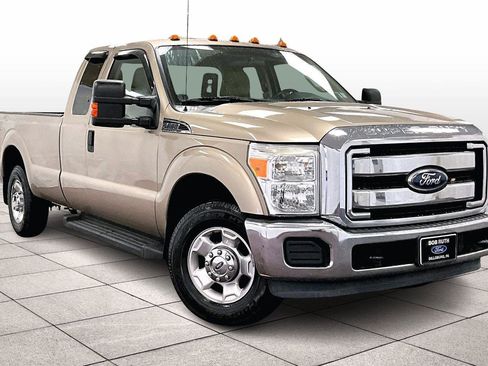 Used 2011 Ford F250 XLT w/ Camper Pkg image 2