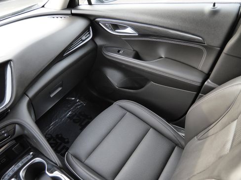 Used 2023 Buick Envision Essence image 11