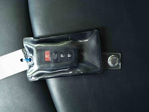 Used 2020 Toyota RAV4 XLE Premium FWD image 42