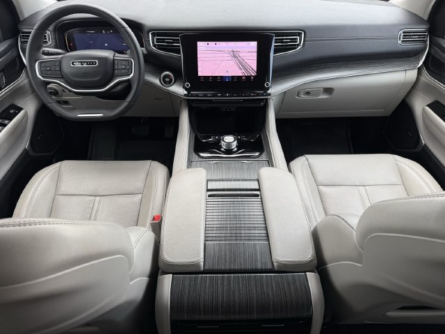 Used 2024 Jeep Wagoneer L Series II w/ Flexible Seating Group RWD image 10