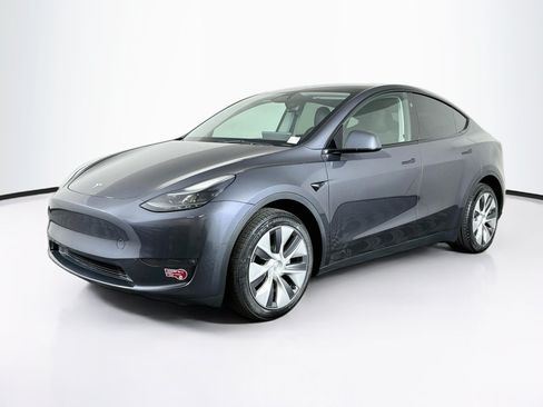 Used 2023 Tesla Model Y Long Range AWD/4WD image 3