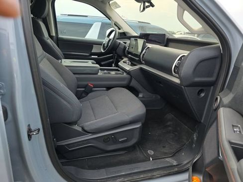 Used 2025 Ford Expedition Active AWD/4WD image 12
