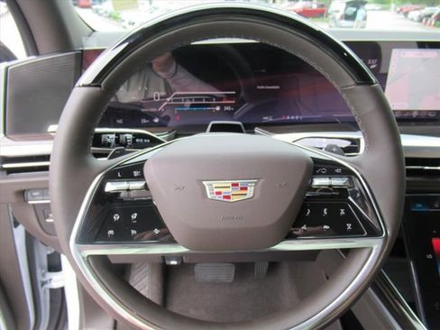 New 2026 Cadillac Escalade Luxury w/ LPO, Radiant Package AWD/4WD image 24