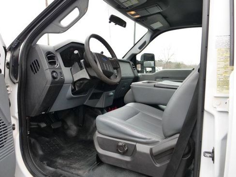 Used 2014 Ford F450 XL w/ Trailer-Tow Package image 24