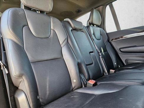 Used 2017 Volvo XC90 T6 Momentum image 19