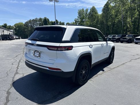 Used 2024 Jeep Grand Cherokee Laredo w/ MOPAR Finishing Package RWD image 9