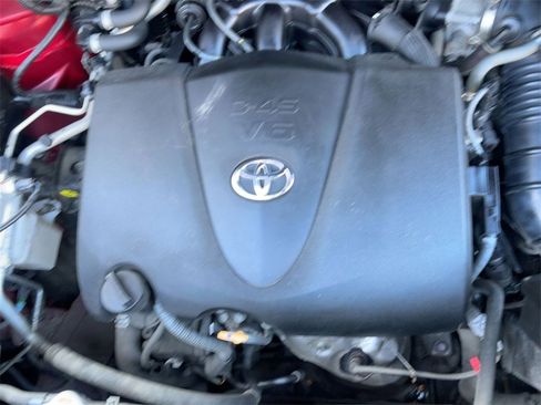 Used 2021 Toyota Highlander XLE image 33