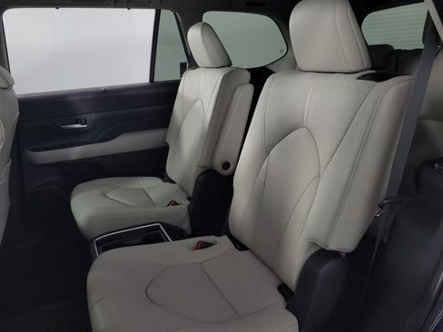 Used 2026 Toyota Grand Highlander Limited image 18