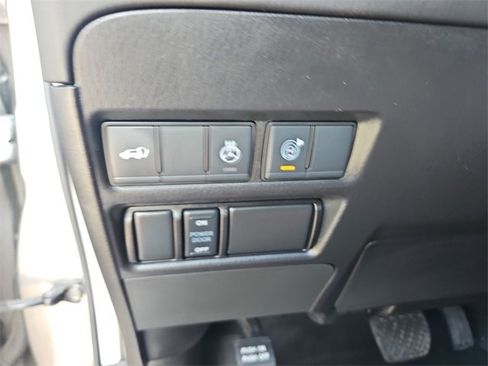 Used 2023 Nissan Armada SL image 18