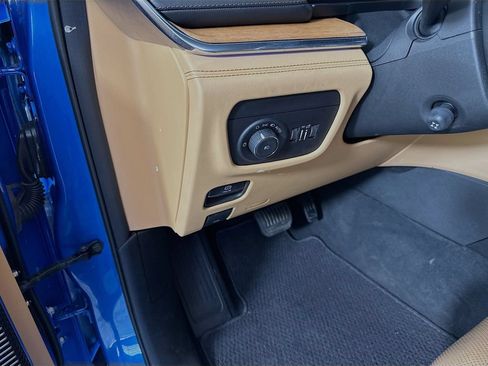 Used 2024 Jeep Grand Cherokee Summit AWD/4WD image 10