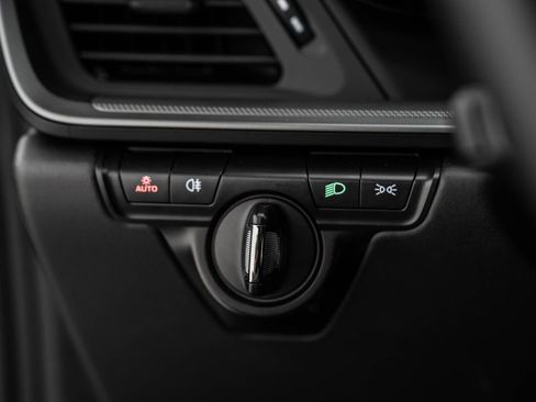 Used 2024 Porsche 911 Carrera w/ Premium Package image 33