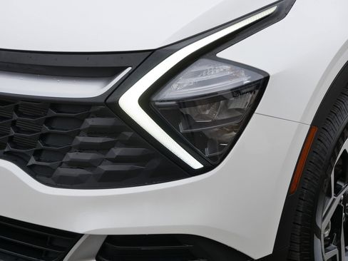 Certified 2023 Kia Sportage LX AWD/4WD image 16