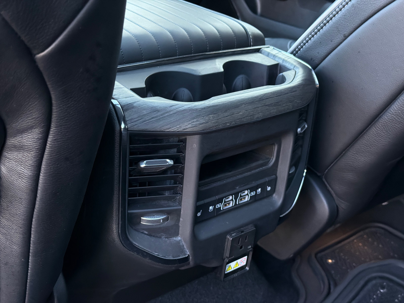Used 2025 RAM 1500 Limited AWD/4WD image 24