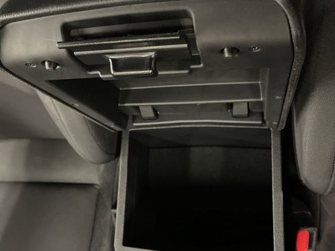 Used 2025 Toyota Tacoma SR5 AWD/4WD image 16