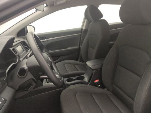 Used 2020 Hyundai Elantra SE w/ Cargo Package (C1) image 17