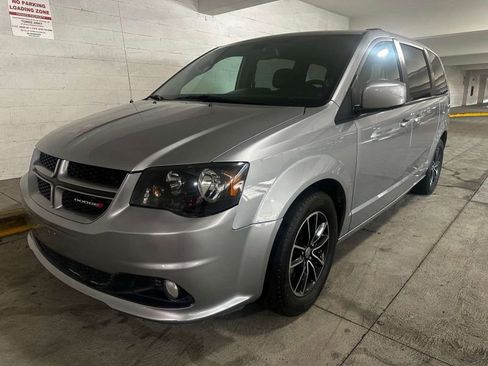 Used 2018 Dodge Grand Caravan GT image 1