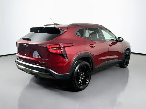 Used 2024 Chevrolet Trax ACTIV w/ Sunroof Package FWD image 8